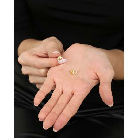 Beyaz Zirkon Taşlı Kalp Tasarım Gold Renk 925 Ayar Gümüş Kadın Küpe - Thumbnail