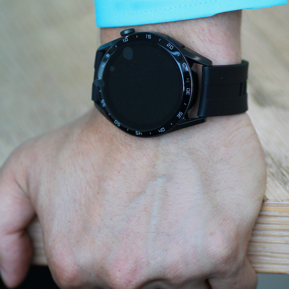 Ferro Siyah Renk Silikon Kordonlu Akıllı Saat TH-FSW1109P-G