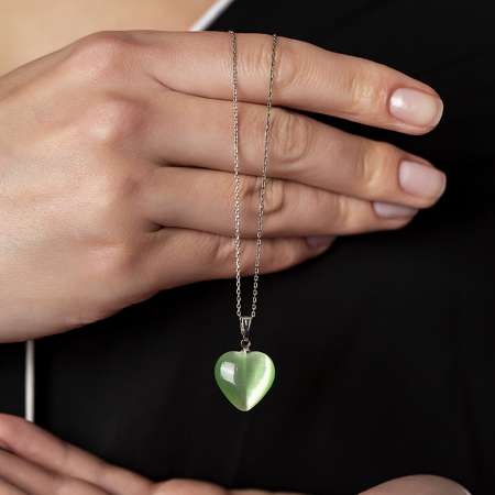 Kalp Tasarım 925 Ayar Gümüş Zincirli Çift Taraflı Fıstık Yeşil Kedigözü Kolye - Thumbnail