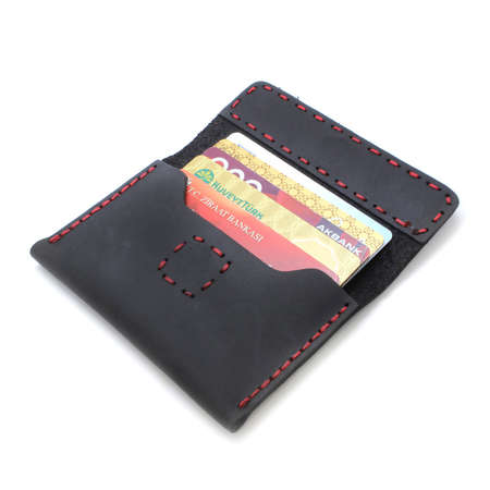 Magnet Kapaklı Kırmızı İpten Tamamı El Dikişi Siyah Crazy Dana Derisi Kartlık - Thumbnail