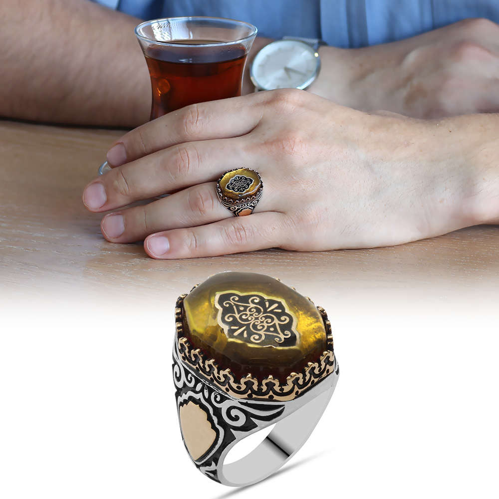 Sarı Kehribar İçine Selçuklu Deseni Motifli Sekizgen 925 Ayar Gümüş Erkek Yüzük