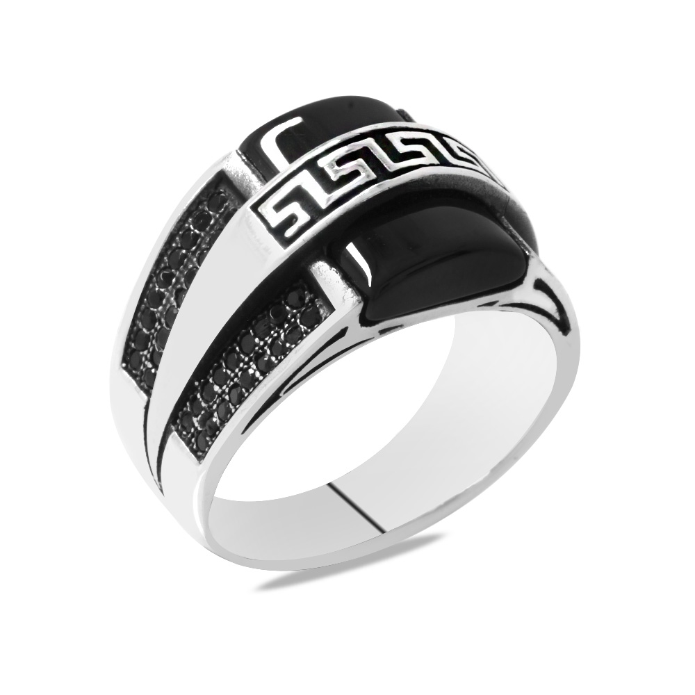 Siyah Oniks Taşlı Grek Zincir Detaylı 925 Ayar Gümüş Menderes Yüzüğü