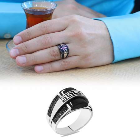 Siyah Oniks Taşlı Grek Zincir Detaylı 925 Ayar Gümüş Menderes Yüzüğü - Thumbnail